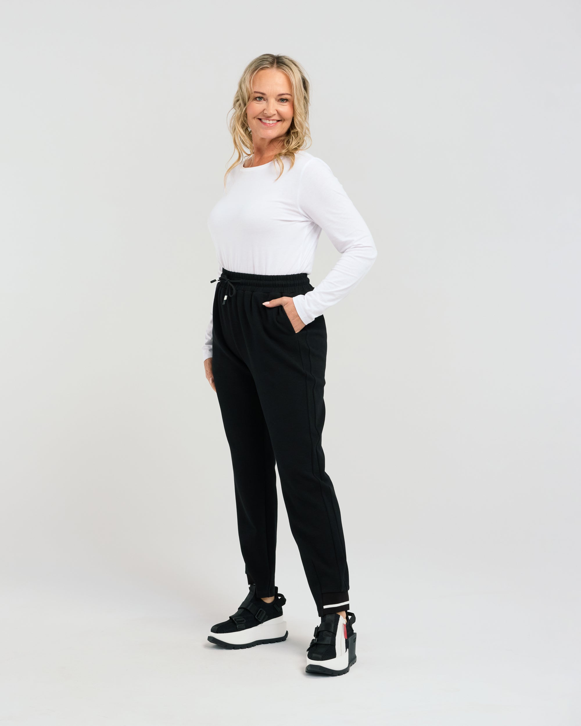 Victoria Pant - Black - SEDUCE Pant NZ LUMA