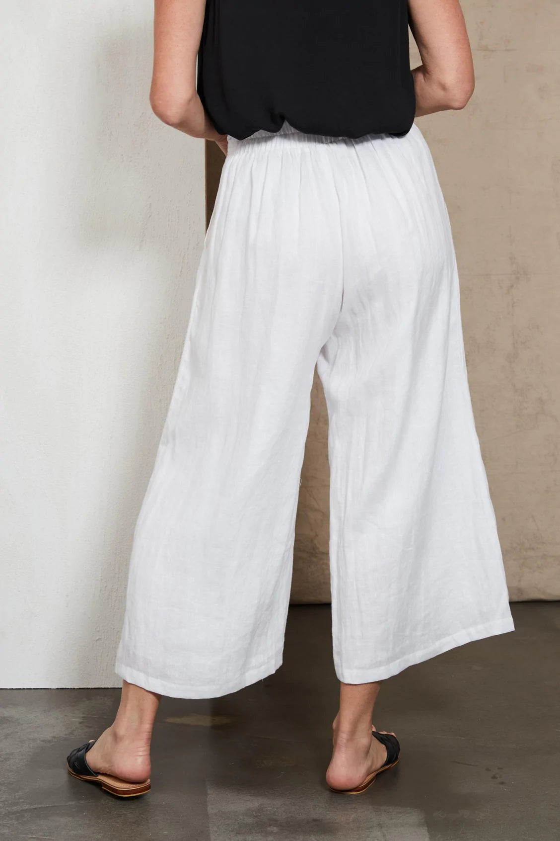 Studio Crop Pant - EB & IVE Pant NZ LUMA