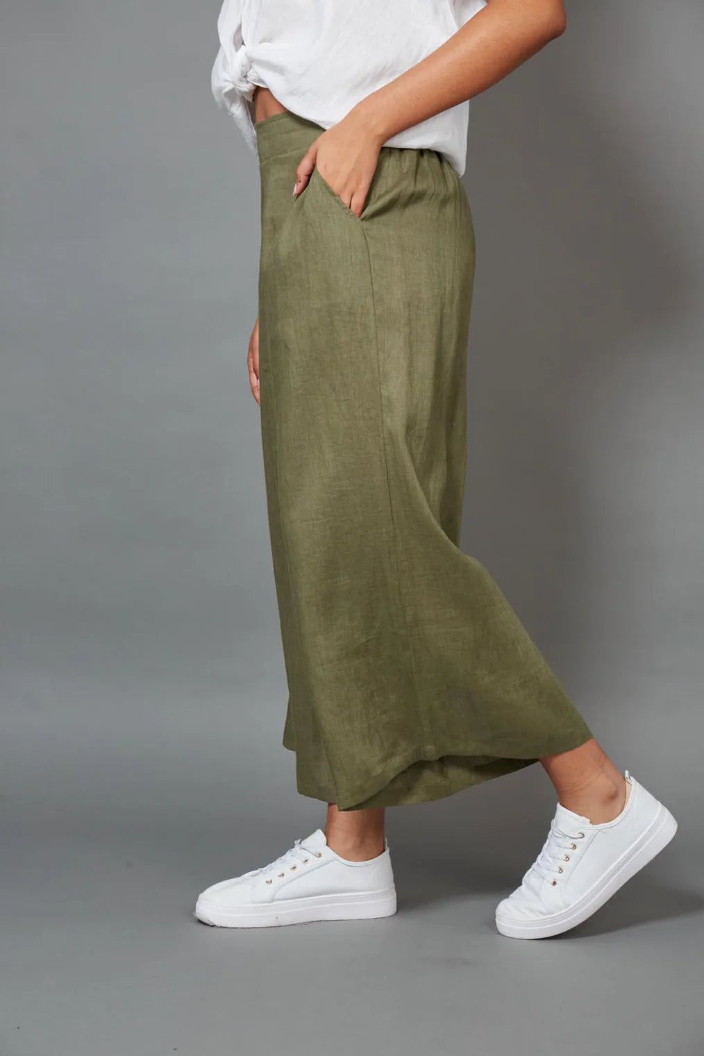 Studio Crop Pant - EB & IVE Pant NZ LUMA