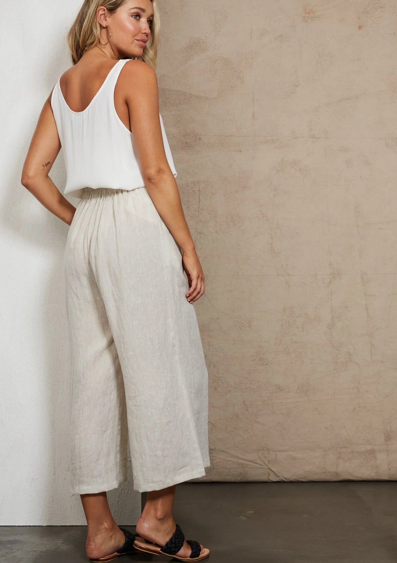 Studio Crop Pant - EB & IVE Pant NZ LUMA