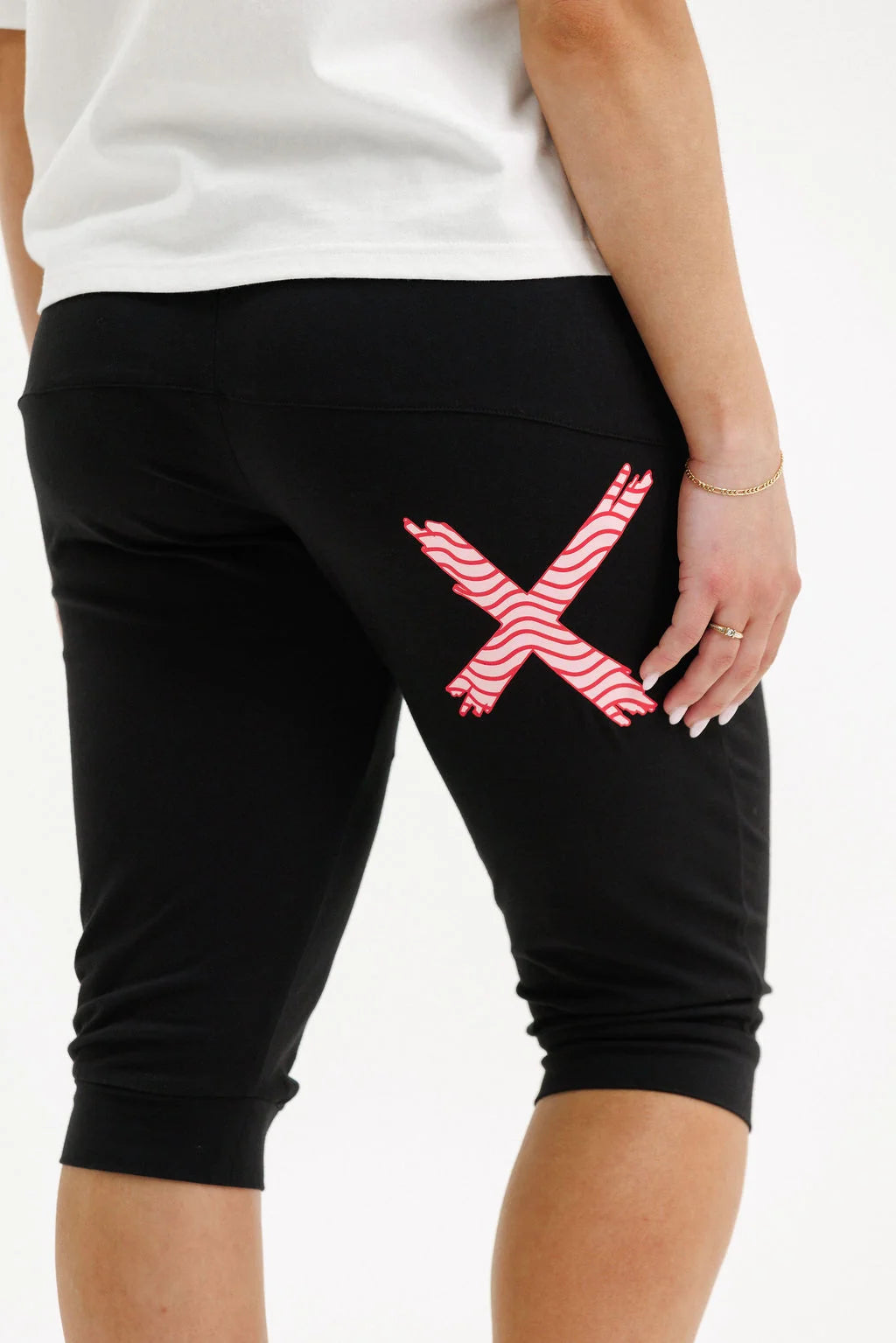 HOME LEE 3/4 Apartment Pants - Black w Cherry Blush Squiggle