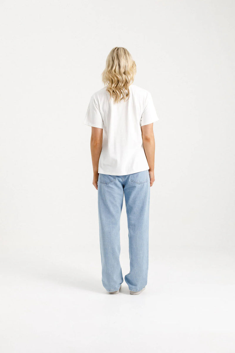Chris Tee-White w Berry Blossom Bow -HOME LEE Top NZ LUMA