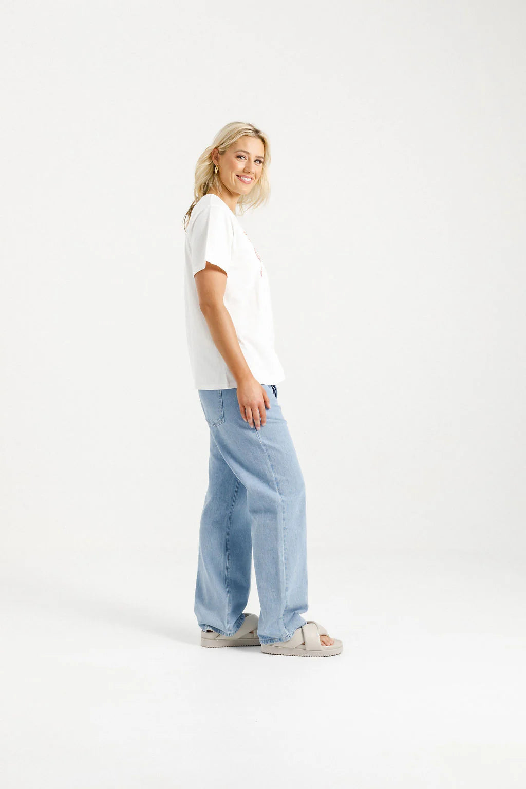 Chris Tee-White w Berry Blossom Bow -HOME LEE Top NZ LUMA