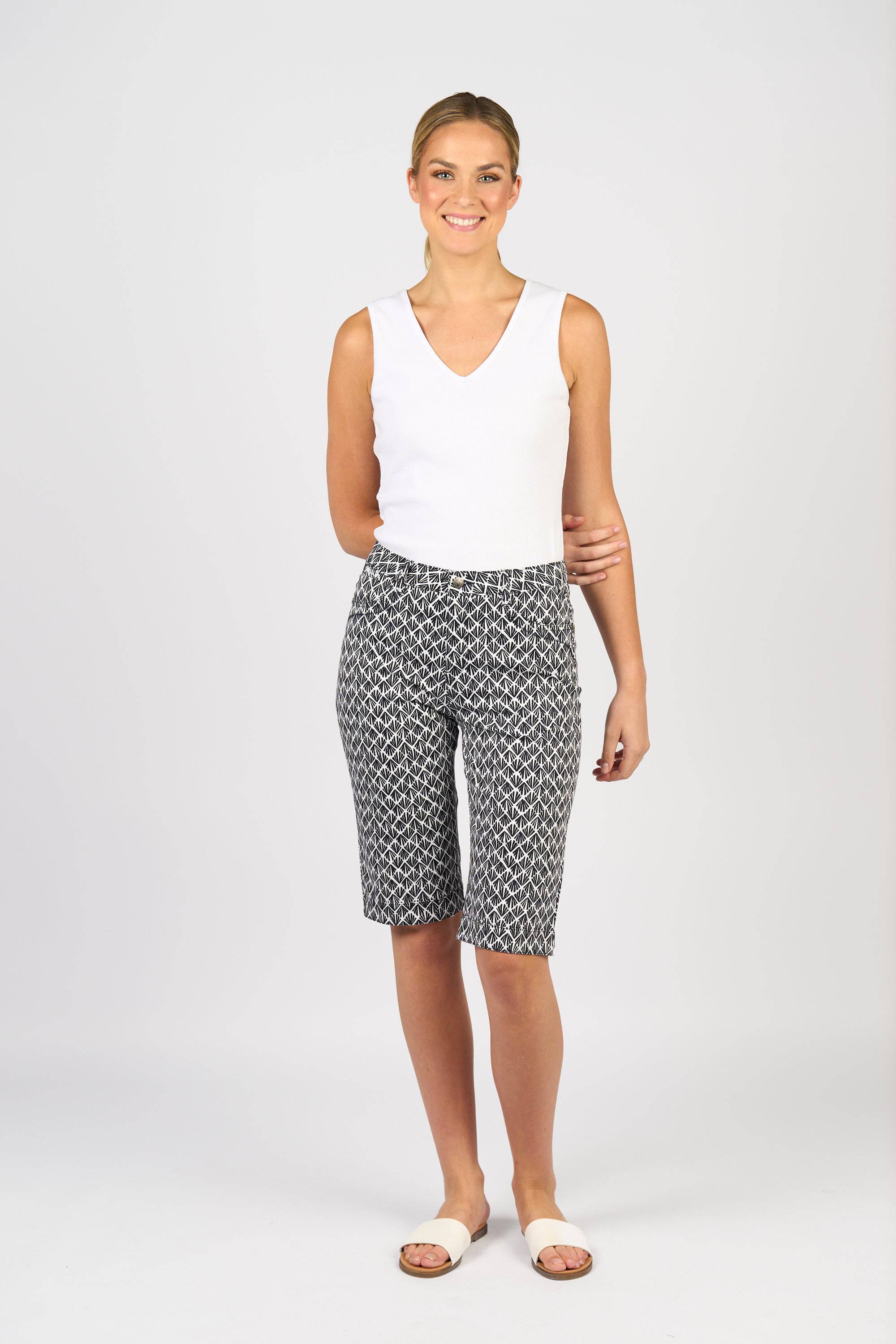 Printed Lightweight Straight Leg Short - Fan - VASSALLI Pant NZ LUMA