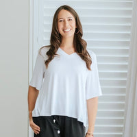 MOKE -Zoe V Neck Tee- White