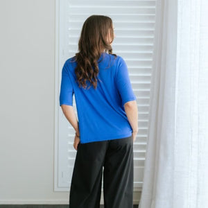 MOKE -Zoe V Neck Tee- Dazzling Blue