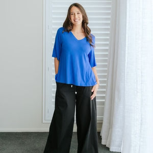 MOKE -Zoe V Neck Tee- Dazzling Blue