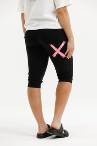 HOME LEE 3/4 Apartment Pants - Black w Cherry Blush Squiggle